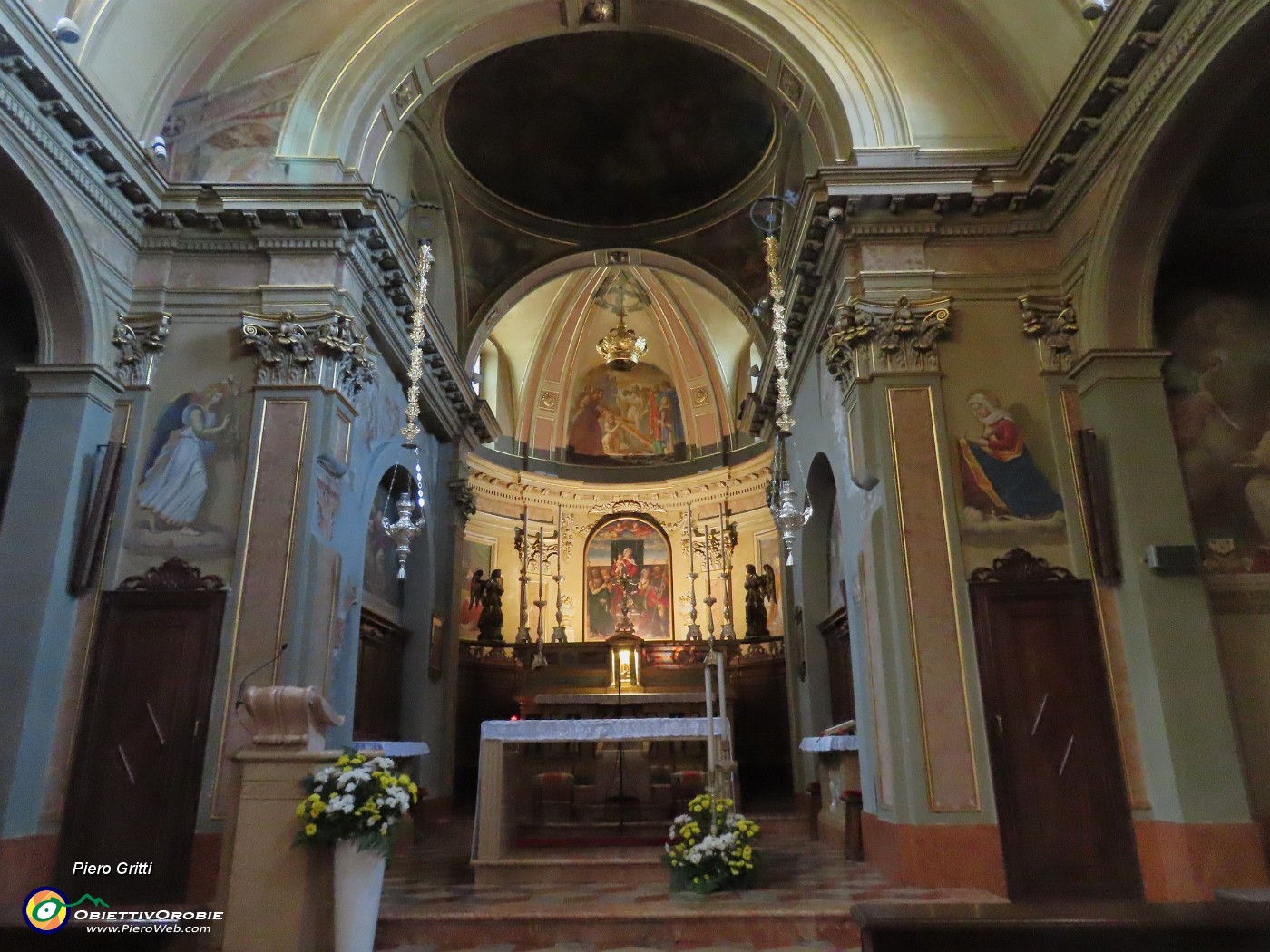 50 L'interno absidale della chiesa dell'Invenzione della Santa Croce.JPG